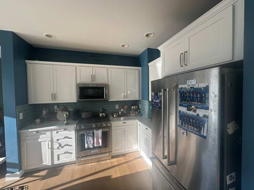 Paiting cabinet services in Everett