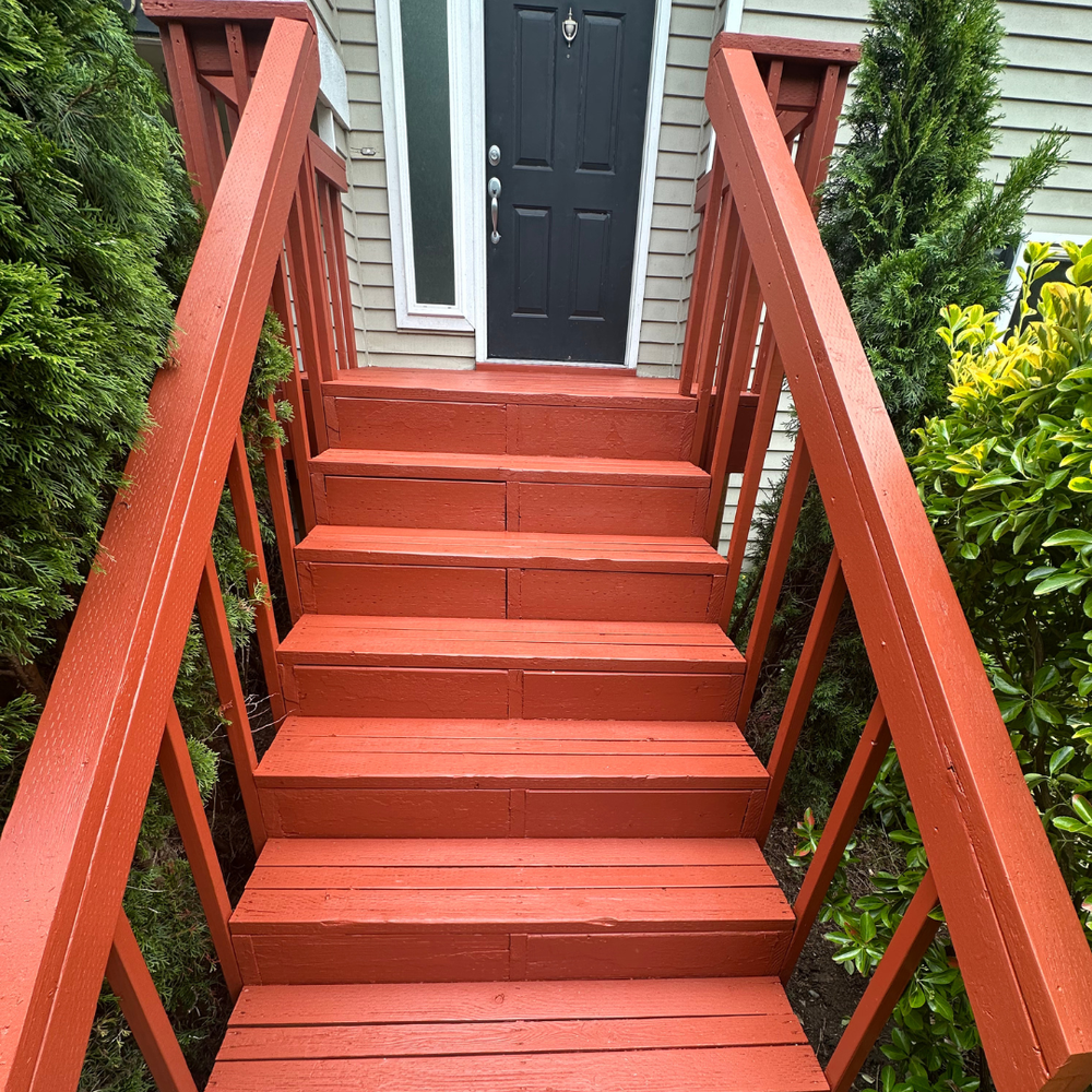 Fences&Decks painting our work Vanhousing